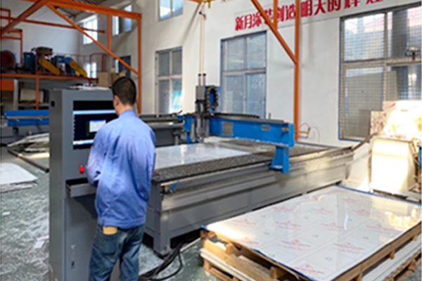 PP板雕刻機(jī)：自主研發(fā)噴粉房