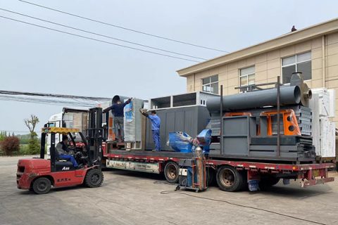 新月涂裝噴塑流水線設備生產(chǎn)發(fā)貨忙不停，保質(zhì)保量穩(wěn)生產(chǎn)